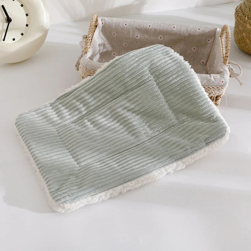 Winter Warm Cozy Bed Mat for Hamsters & Small Pets